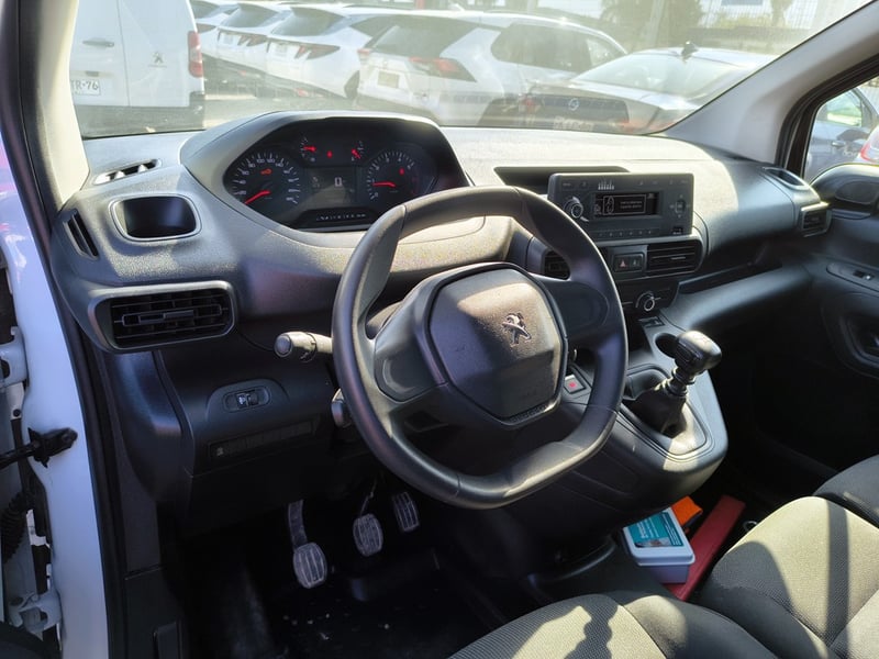 Peugeot PARTNER L1 1.5 Diesel 4X2 T/M 2023 - Imagen 11 de 16