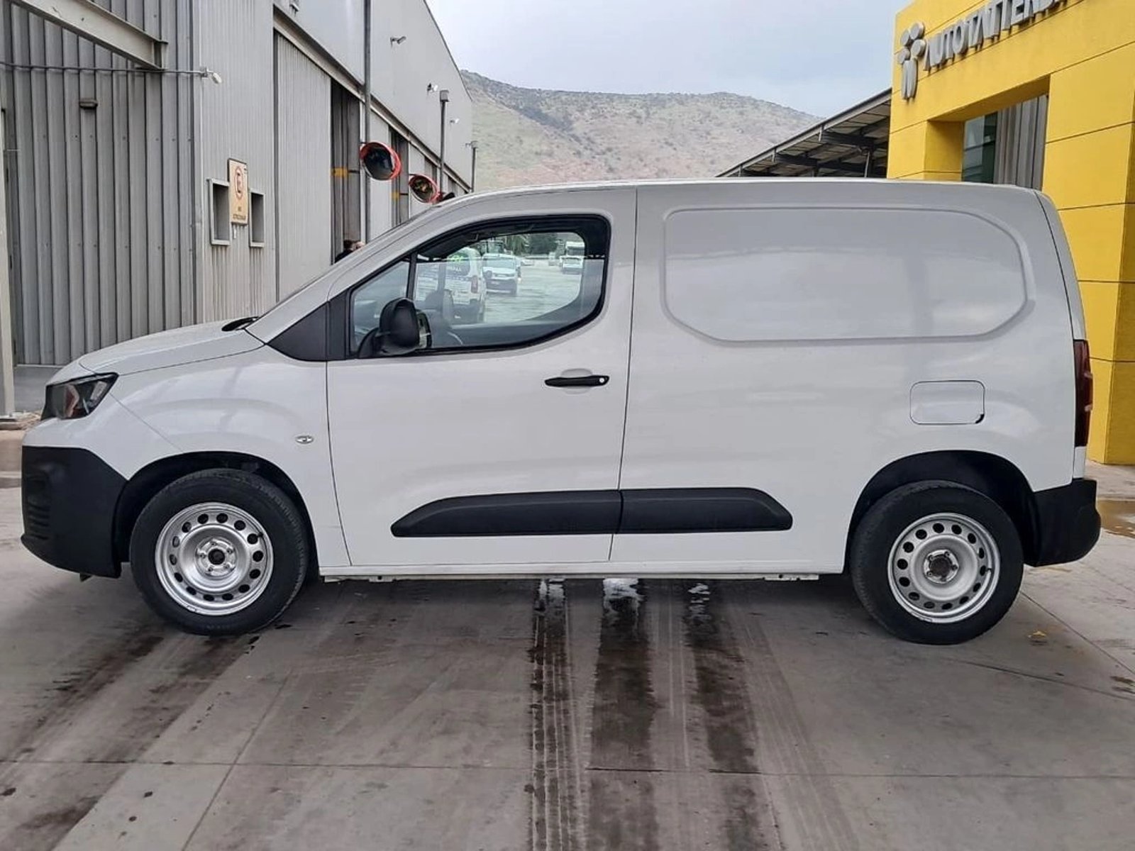 Peugeot PARTNER L1 1.6 HDI 4X2 MT 2021 - Imagen 10 de 18