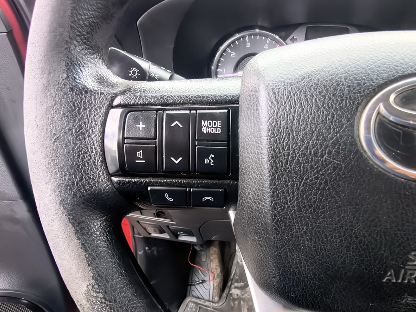 TOYOTA HILUX HILUX TSS 2.4 Diesel 4X4 T/M 2022 - Imagen 15 de 20