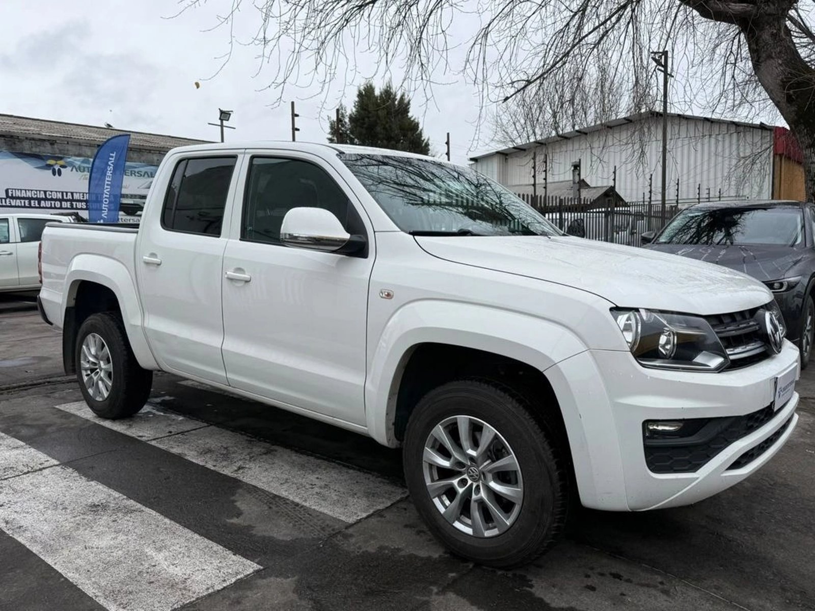 Volkswagen AMAROK 2.0 COMFORTLINE 4X4 AT 2023 - Foto 3 de 12