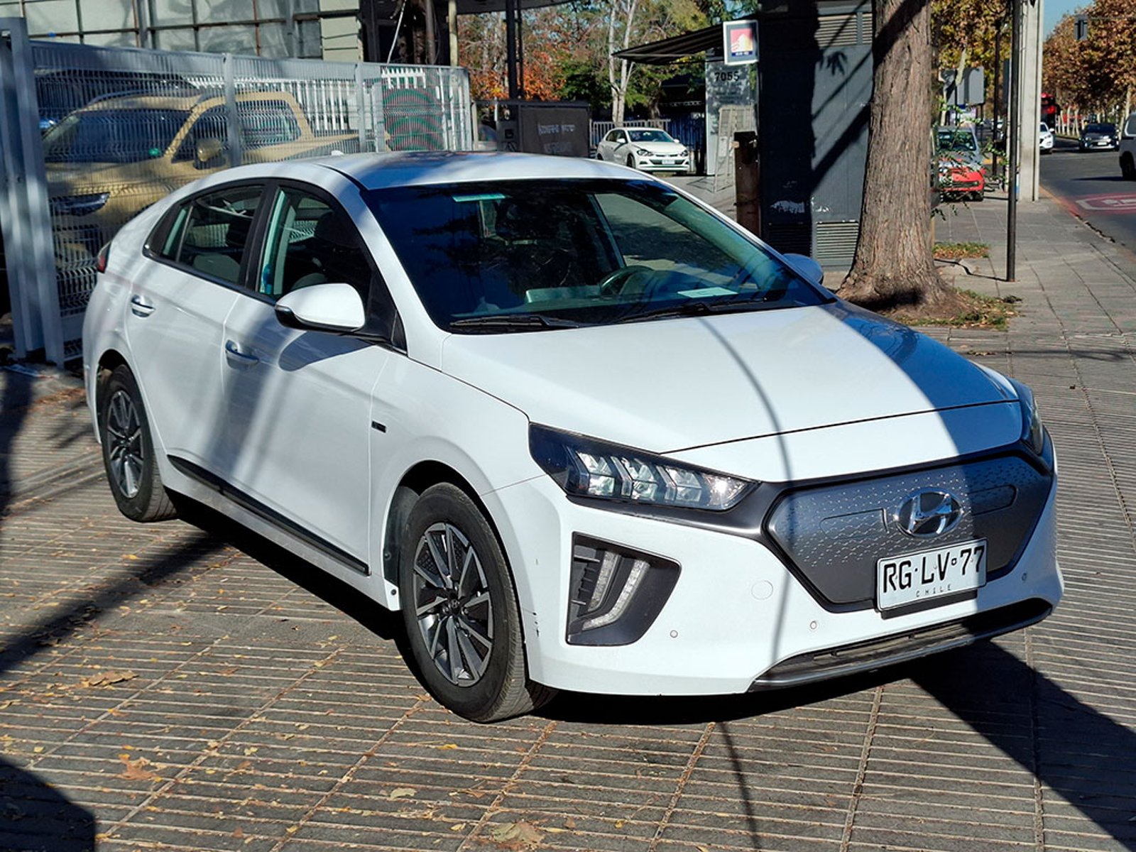 HYUNDAI IONIQ Ionic EV GLS 2021 - Imagen 3 de 20