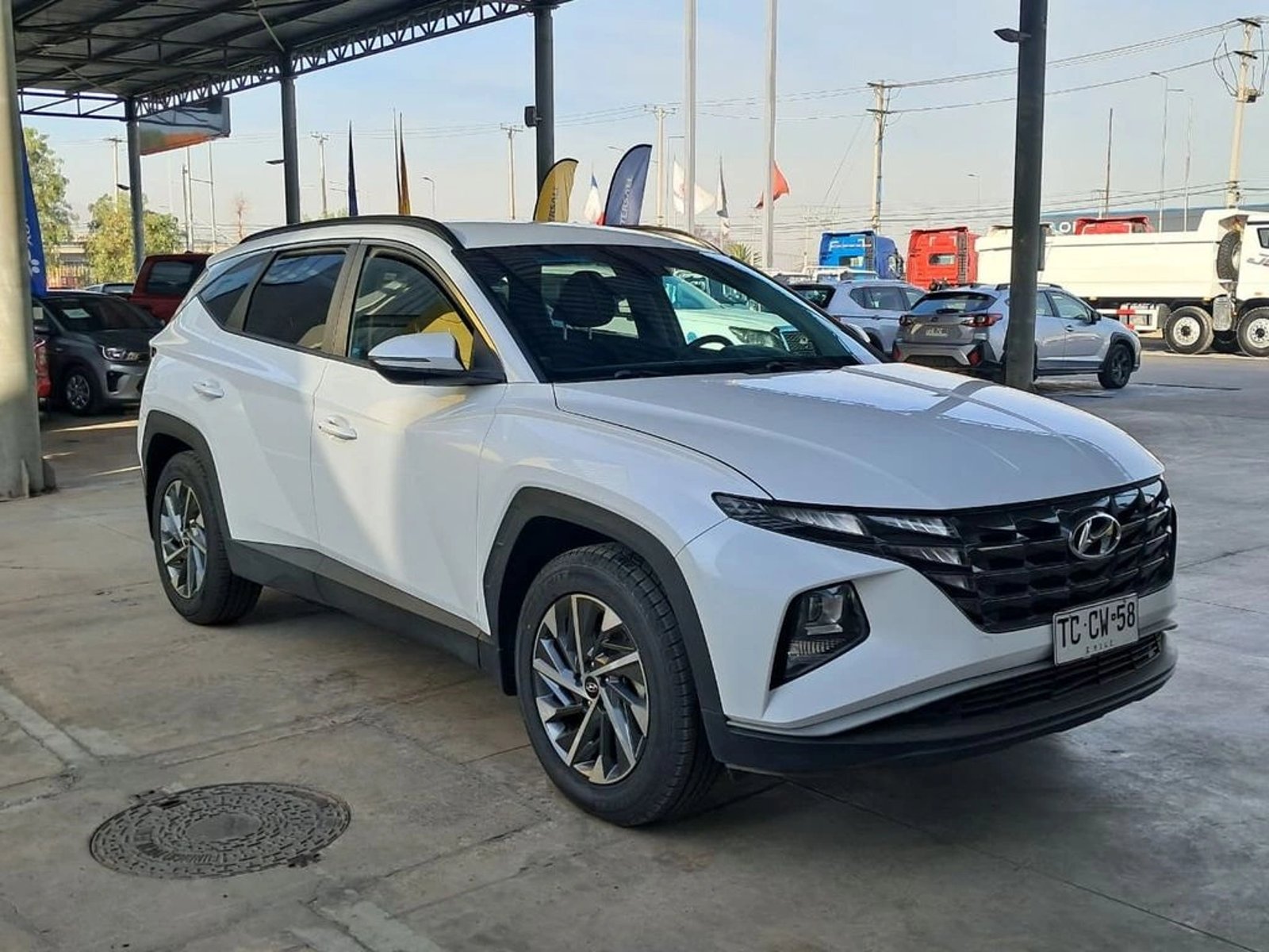 HYUNDAI TUCSON 2.0 NX4 PLUS 4X2 AT 2024 - Imagen 4 de 20