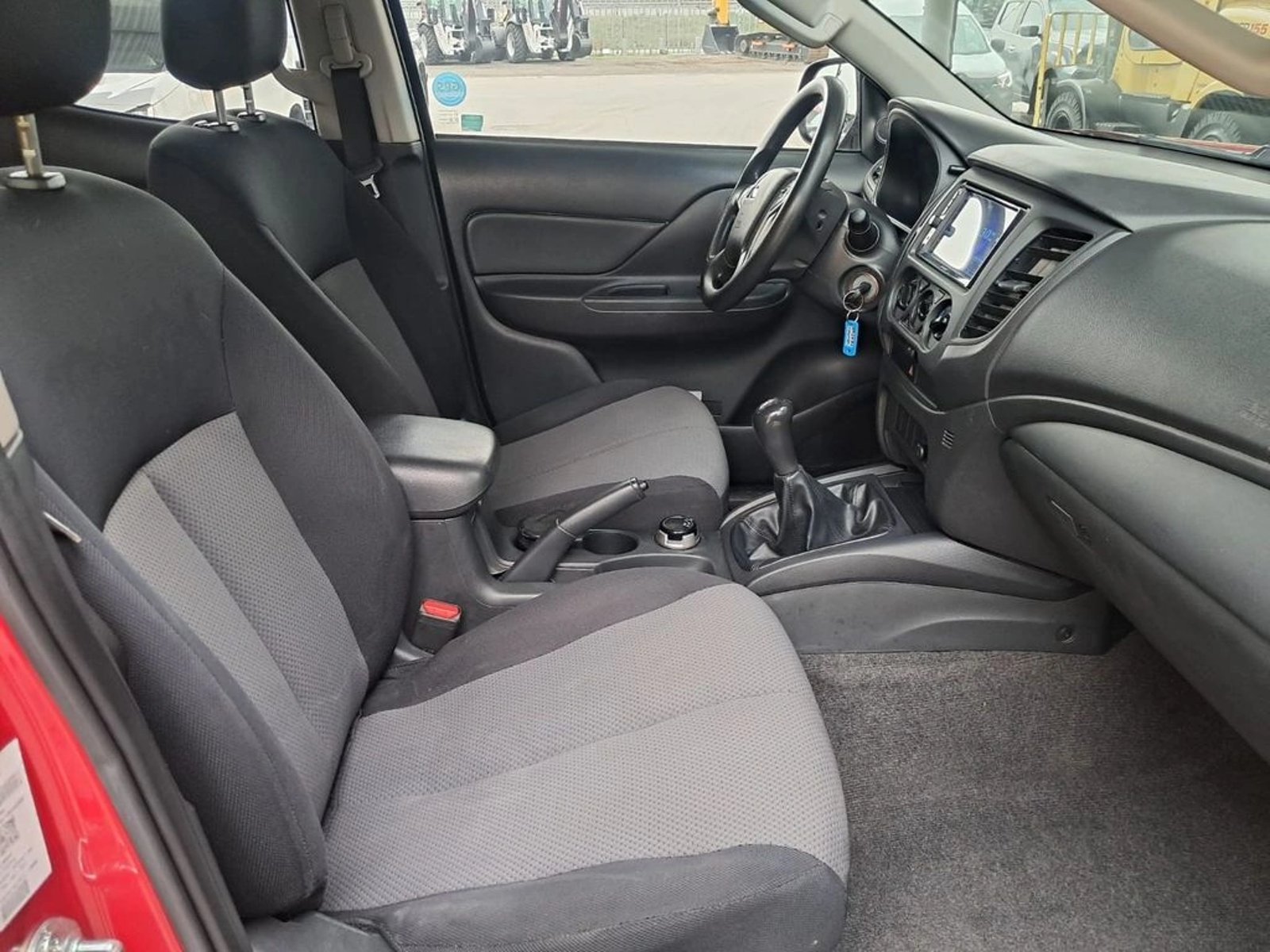 Mitsubishi L200 KATANA CRT 4X4 MT DIESEL 2022 - Imagen 18 de 20