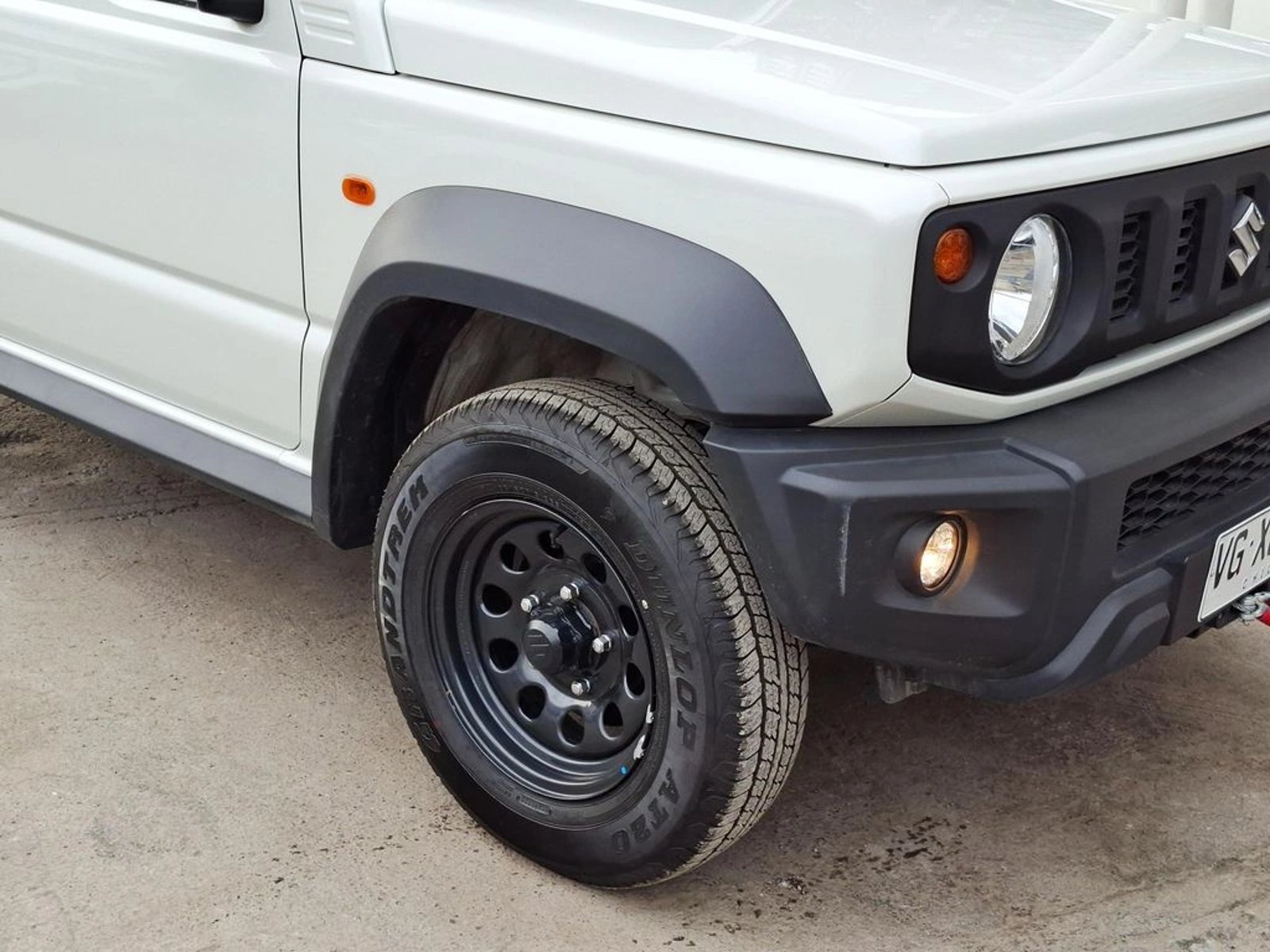 Suzuki JIMNY 1.5 GL VALOR + IVA 2025 - Imagen 4 de 20