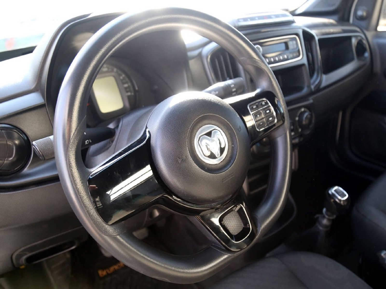 RAM 700 1.4 SLT 4X2 CS MT 4P 2022 - Imagen 13 de 19