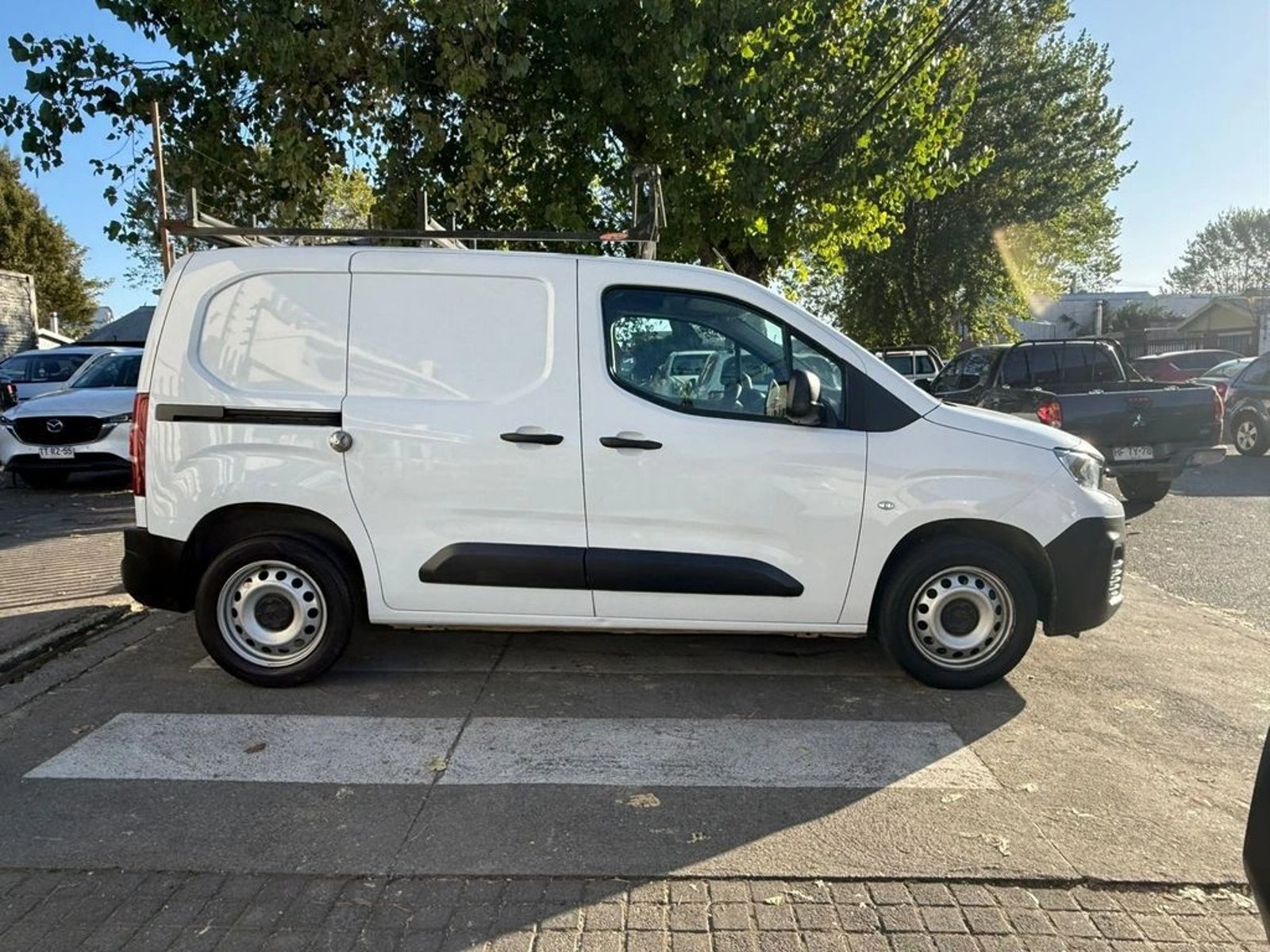 PEUGEOT PARTNER 1.5 L1 HDI DIESEL 100HP 4X2 MT 5P 2024 - Imagen 4 de 12