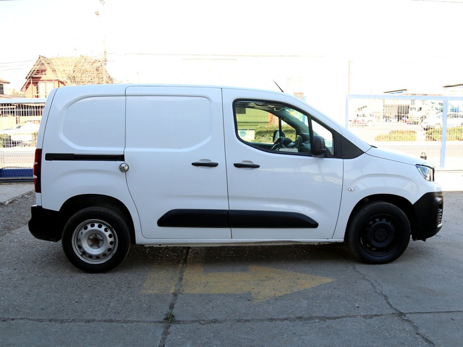 Peugeot PARTNER 1.5 L1 BLUEHDI 100 MT DIESEL 2024 - Foto 4 de 20