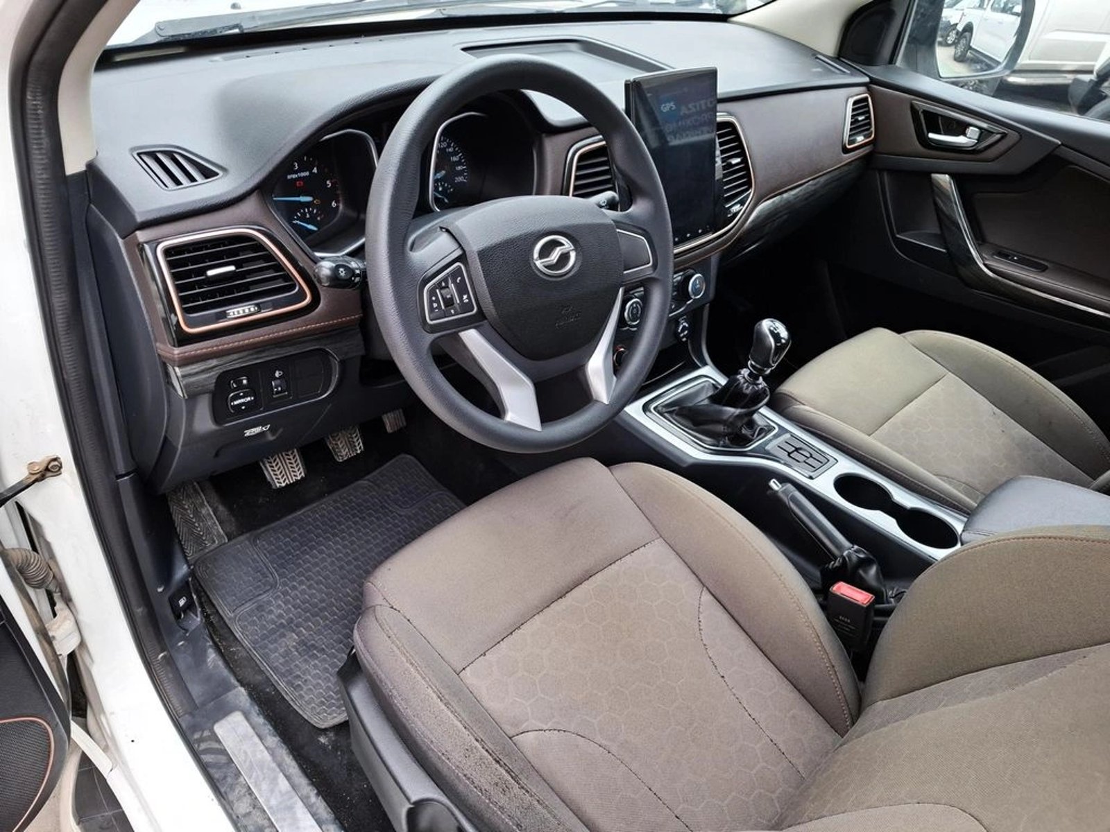 ZX Auto TERRALORD 2.5 DLX MT 4X2 2023 - Imagen 17 de 20