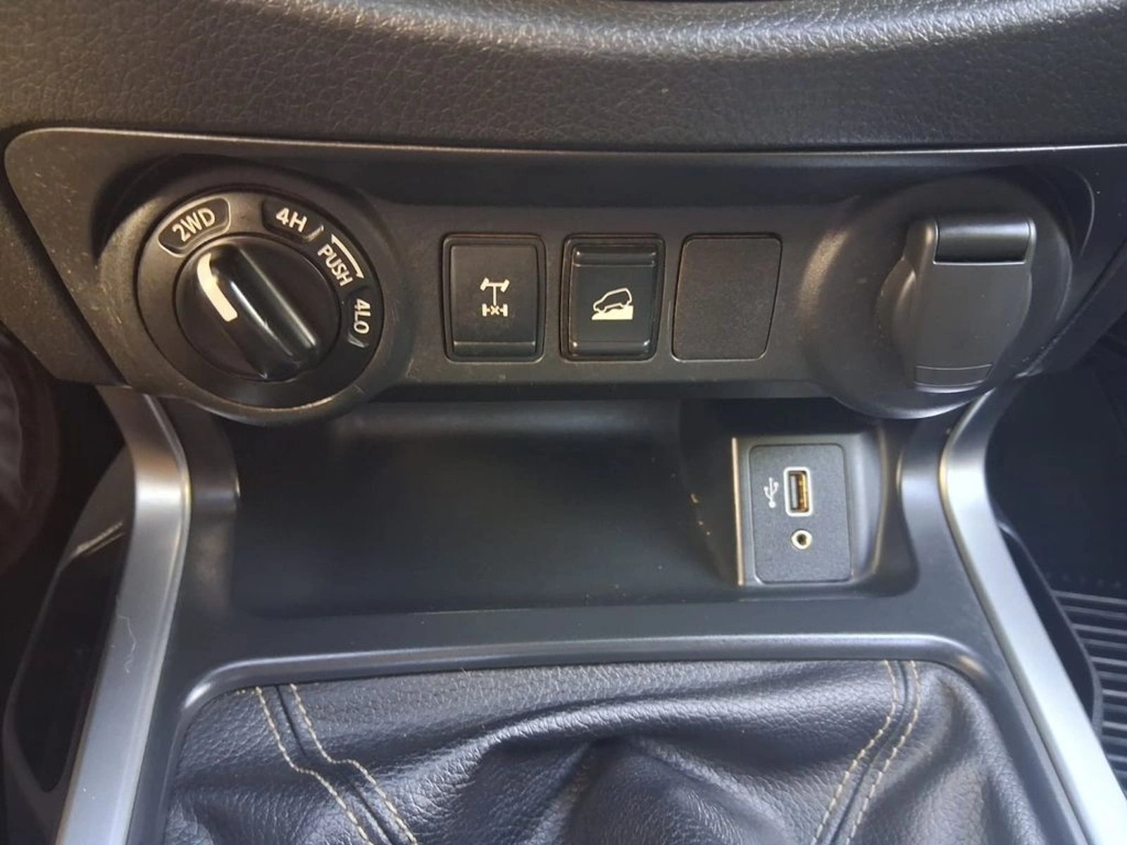 NISSAN NAVARA NAVARA 2.3 DC XE 6MT 2023 - Imagen 12 de 14