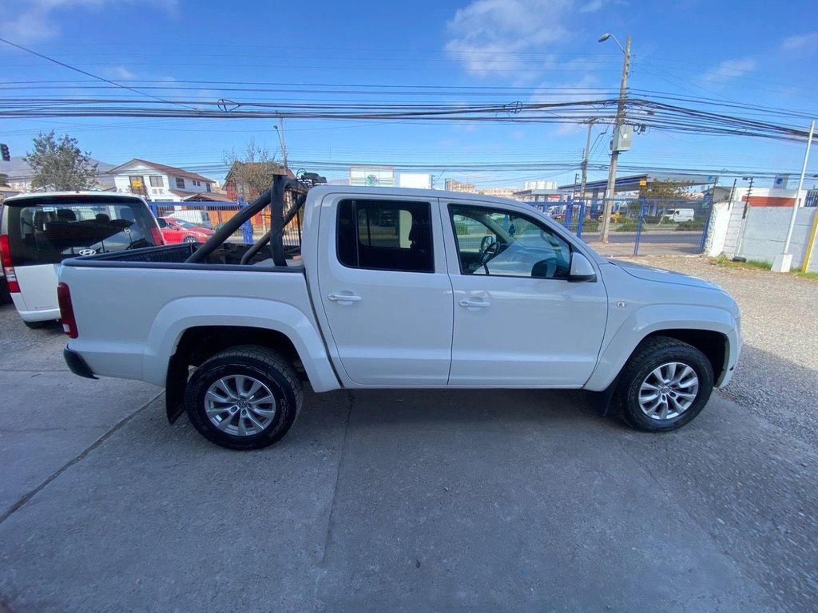 VOLKSWAGEN AMAROK 2.0 TRENDLINE 4MOTION MT 4X4 DIESEL 2023 - Imagen 4 de 16