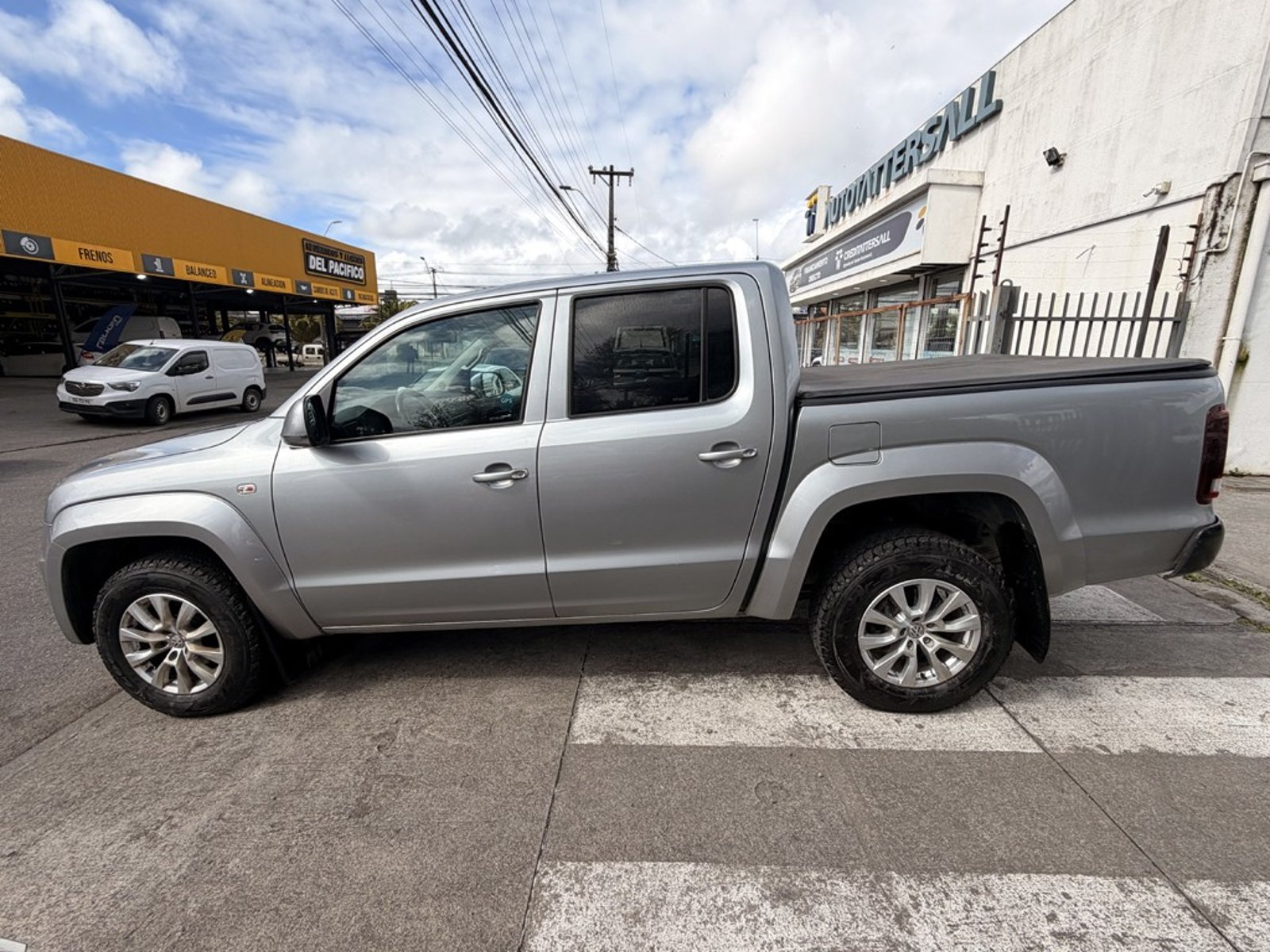 Volkswagen AMAROK 2.0 COMFORTLINE  4MOTION 2023 - Foto 5 de 20