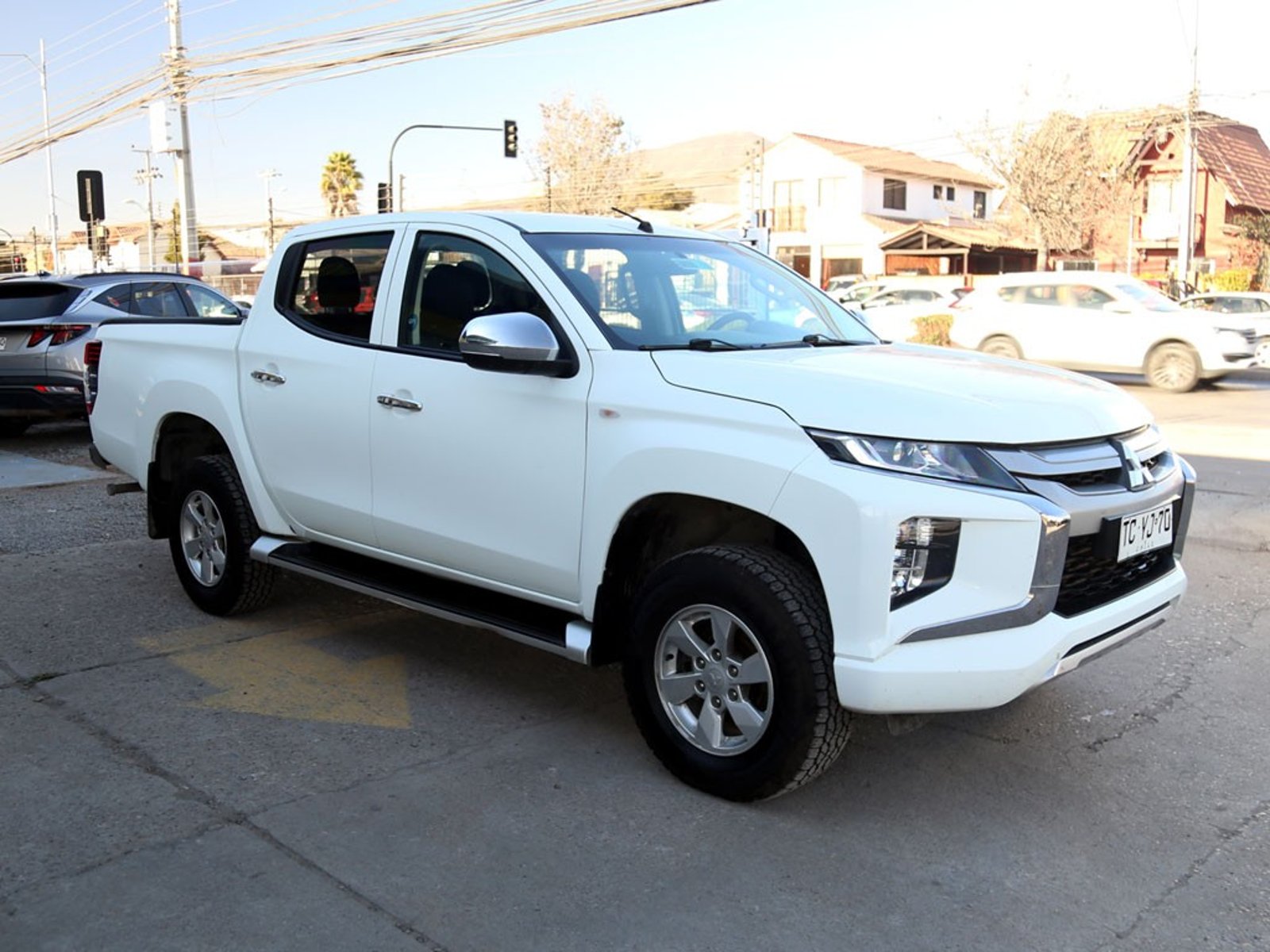 Mitsubishi L200 2.2 KATANA CRT MT 4X4 DIESEL 2024 - Foto 3 de 20