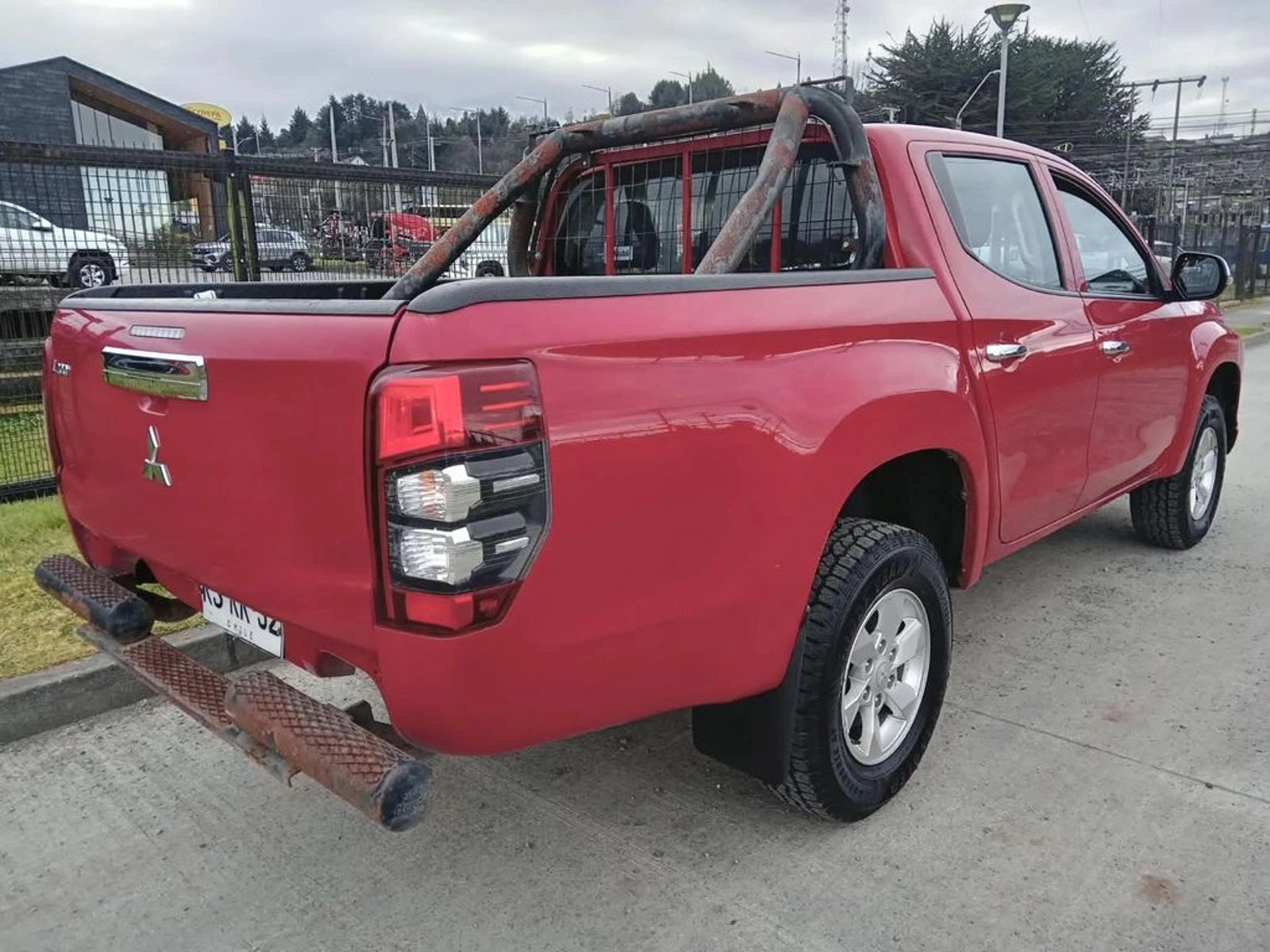 Mitsubishi L200 2.4 KATANA CR  4X2 MT 4P 2022 - Foto 3 de 7