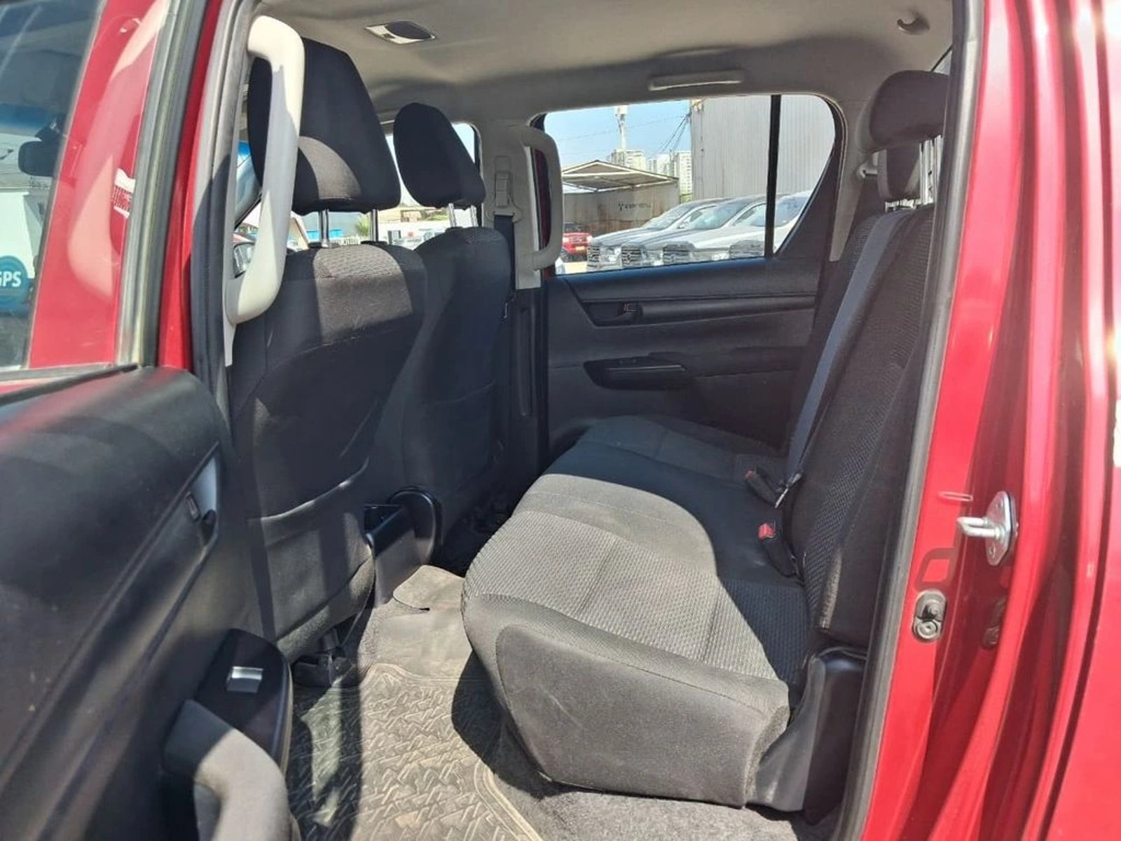 TOYOTA HILUX TSS 2.4 Diesel 4X2 T/M 2021 - Imagen 12 de 17