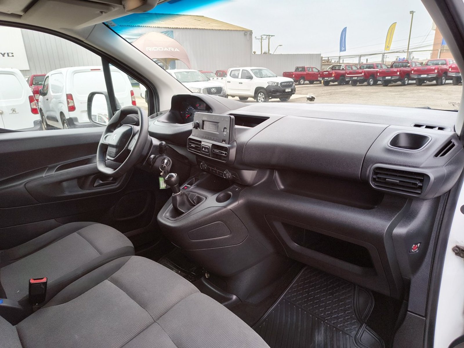Peugeot PARTNER L1 1.6 Diesel 4x2 T/M 2022 - Imagen 16 de 17