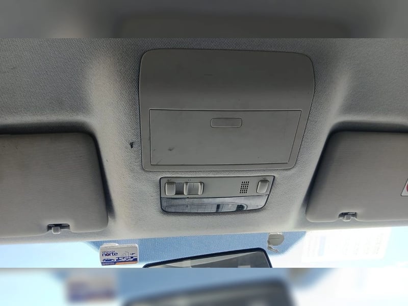 Volkswagen AMAROK 2.0 Diesel 4x2 T/M 2023 - Imagen 14 de 20