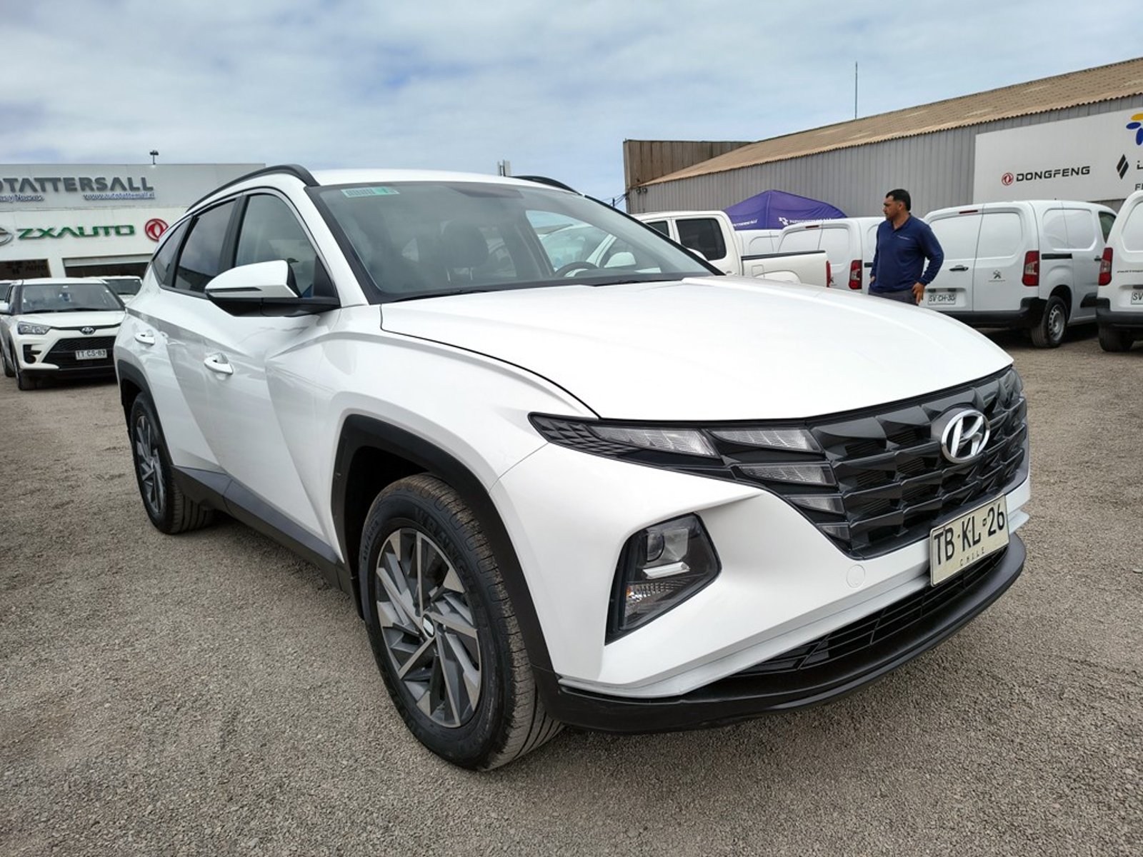 Hyundai TUCSON 2.0 Gasolina 4x4 T/A 2024 - Imagen 3 de 20