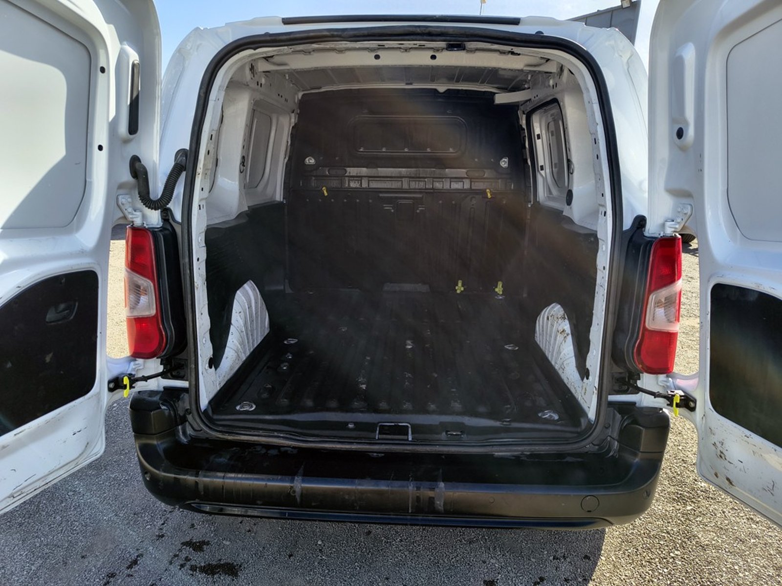 Peugeot PARTNER L1 BLUE HDI 2024 - Imagen 14 de 14