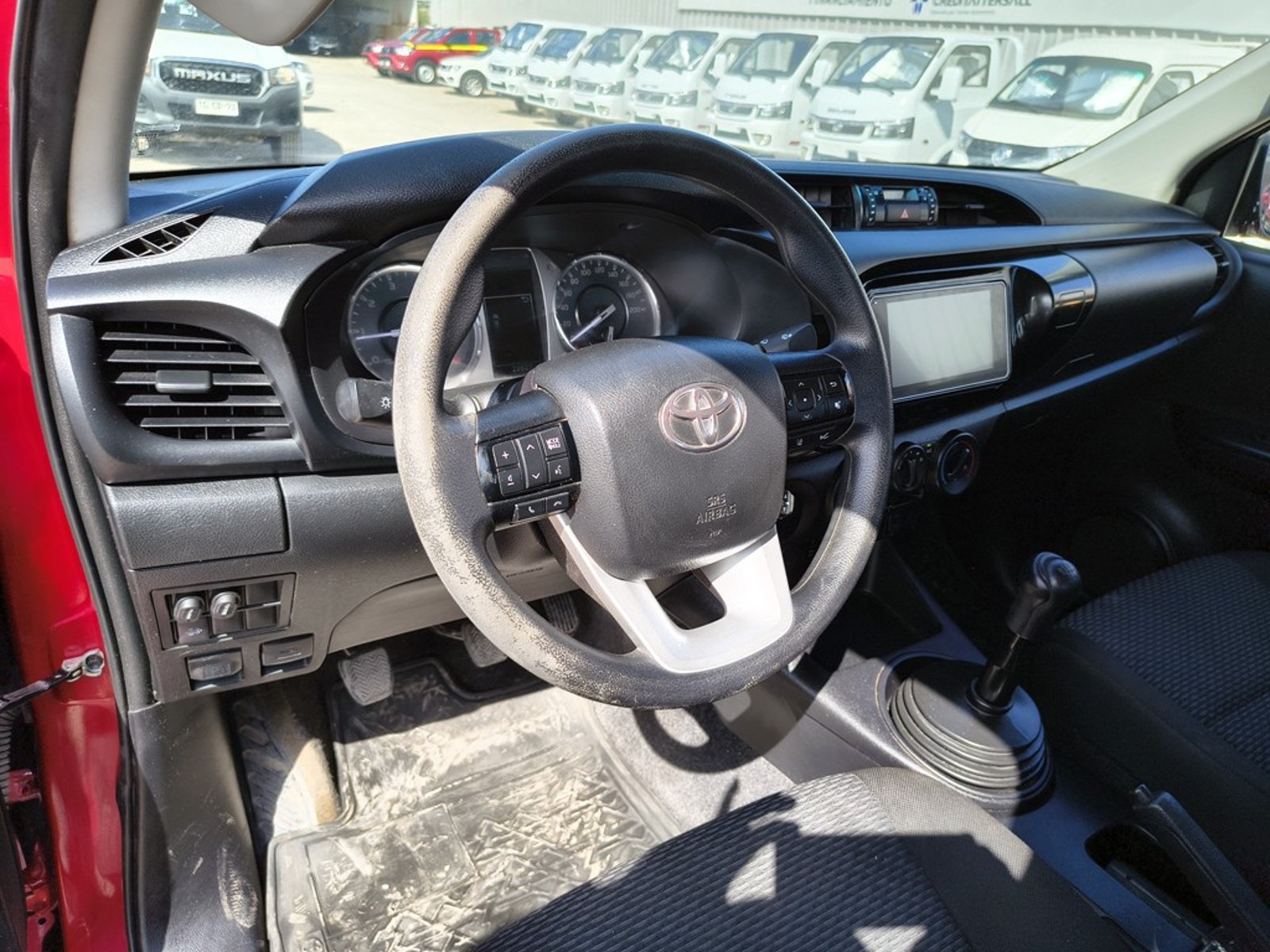 TOYOTA HILUX 2.4 DX 4X2 DIESEL MT 2023 - Imagen 10 de 18