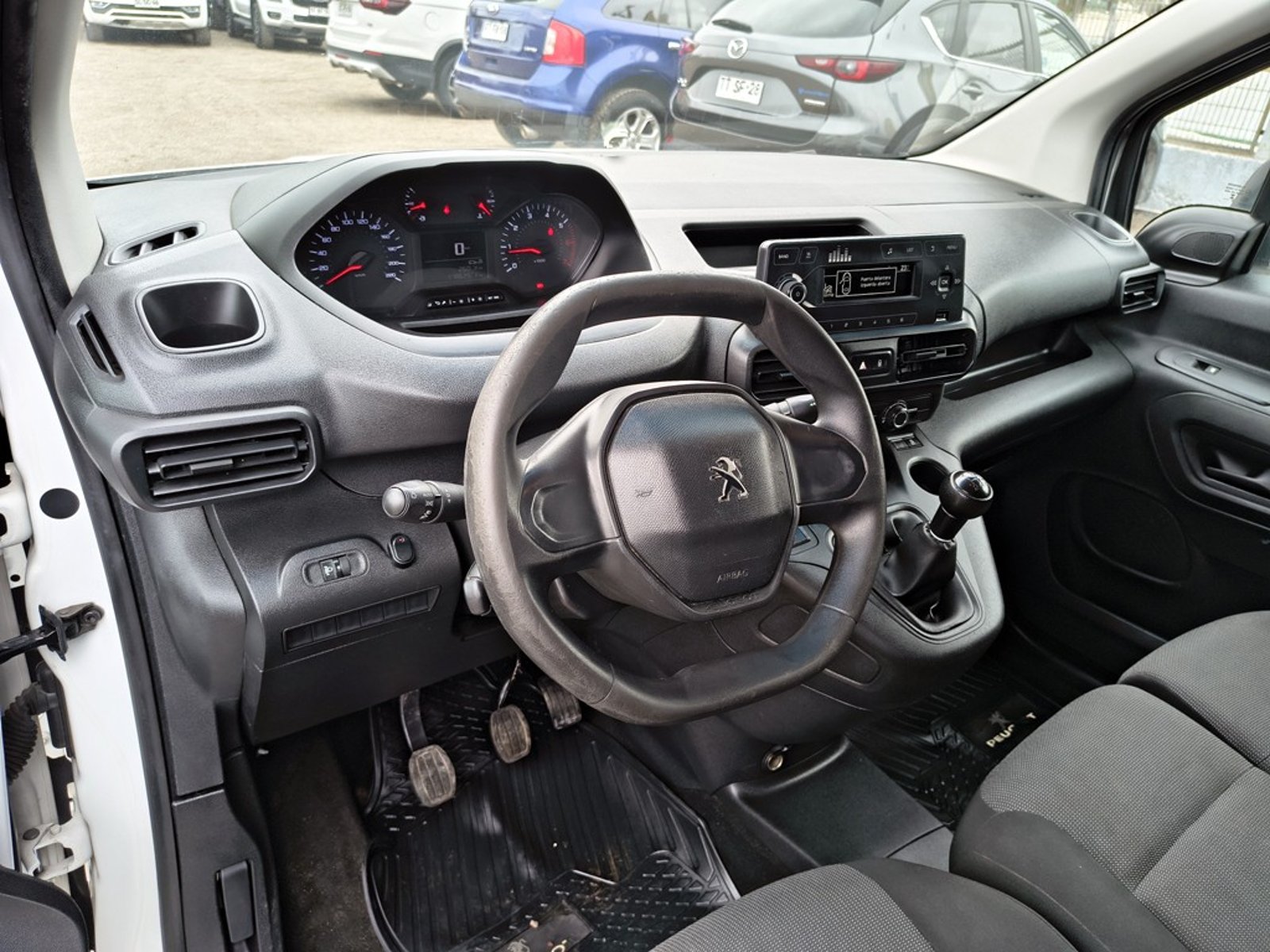 Peugeot PARTNER L1 1.6 Diesel 4x2 T/M 2022 - Imagen 11 de 17