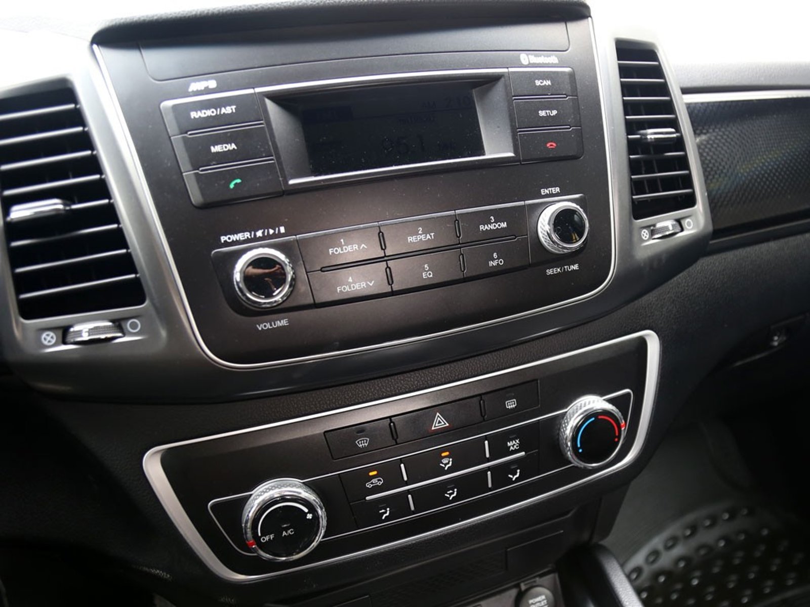 SsangYong GRAND MUSSO GRAND 4x4 2.2 2023 - Imagen 19 de 20