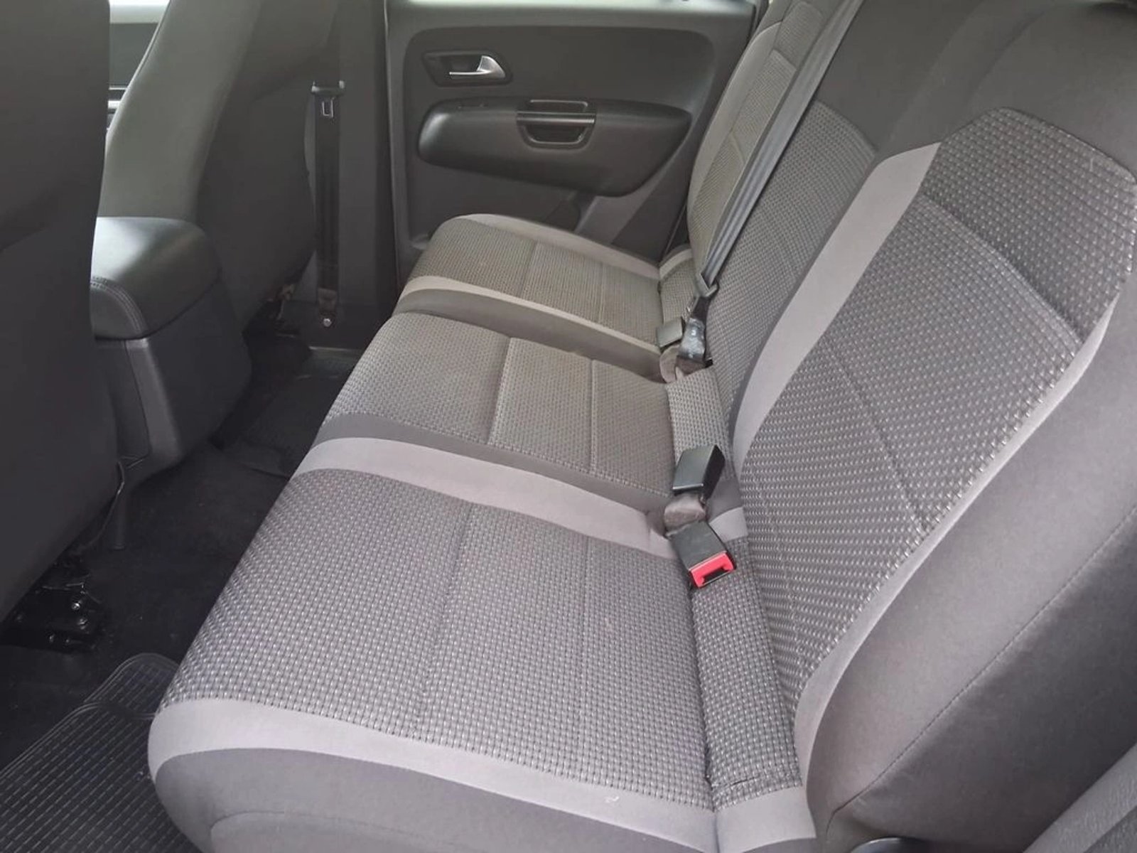 VOLKSWAGEN AMAROK 2.0 DC COMFORTLINE AT 4X4 2023 - Imagen 7 de 15