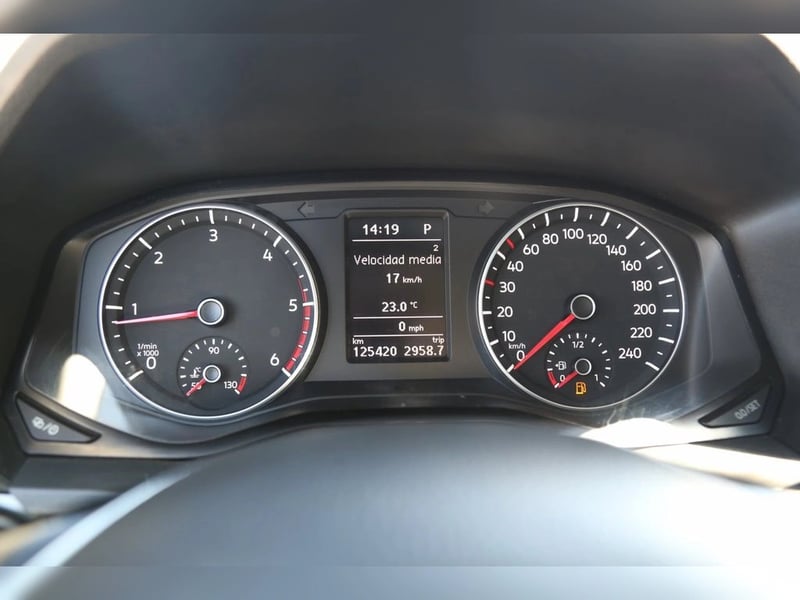 Volkswagen AMAROK 2.0 COMFORTLINE DIESEL 4MOTION 4X4 DOB. CAB. AT 4P 2023 - Imagen 19 de 20