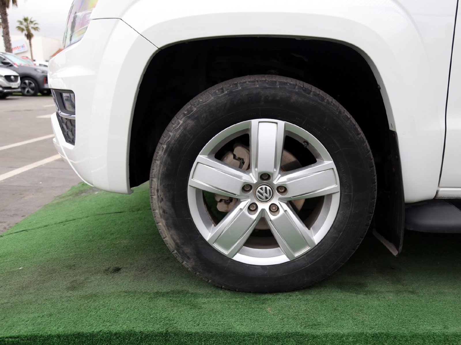 Volkswagen AMAROK HIGHLINE  2.0 AT 4X4 2023 - Imagen 10 de 20
