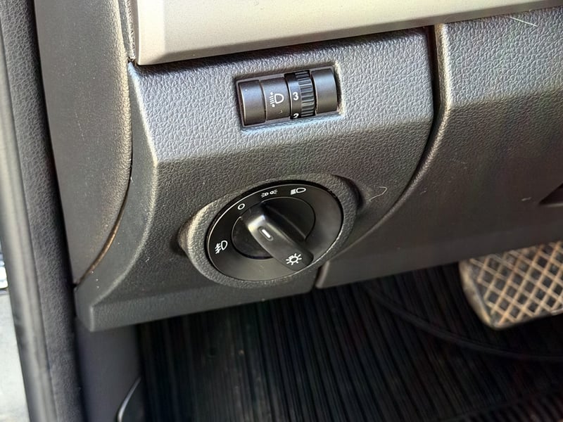 Volkswagen AMAROK 2.0 COMFORTLINE 4X4 AT 2023 - Imagen 11 de 20