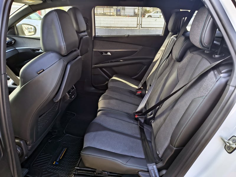Peugeot 5008 1.6 ALLURE PACK 2024 - Imagen 16 de 20