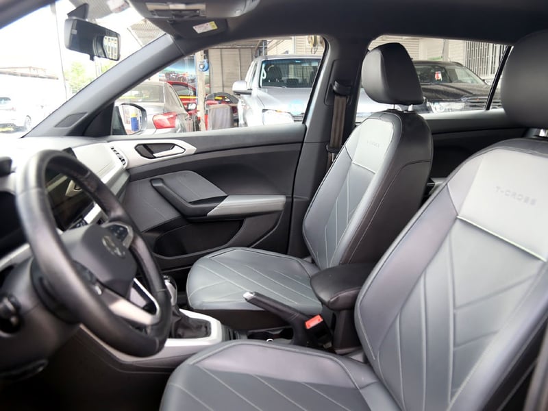 Volkswagen T-CROSS TSI COMFORTLINE 1.0 AUT 2025 - Imagen 13 de 20