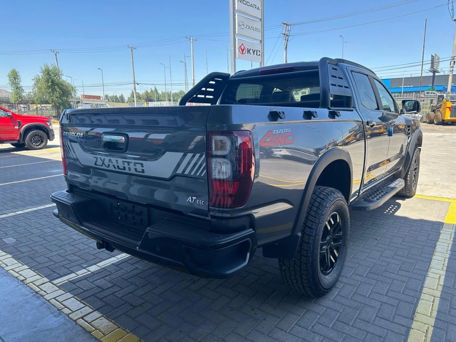 ZX Auto GRAND LION LUX XL DIESEL 4X4 AT 2.3 E6 2026 - Foto 5 de 19