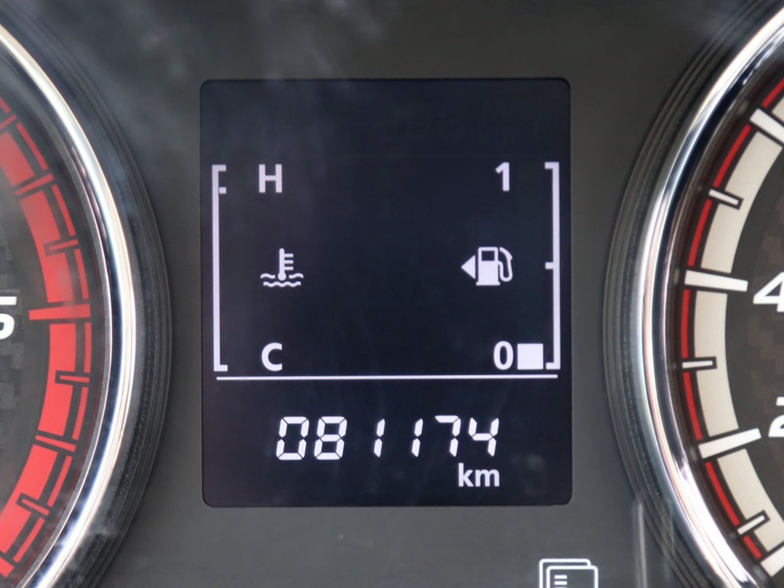 Mitsubishi L200 L200 KATANA 4X4 DIESEL 2023 - Imagen 15 de 20