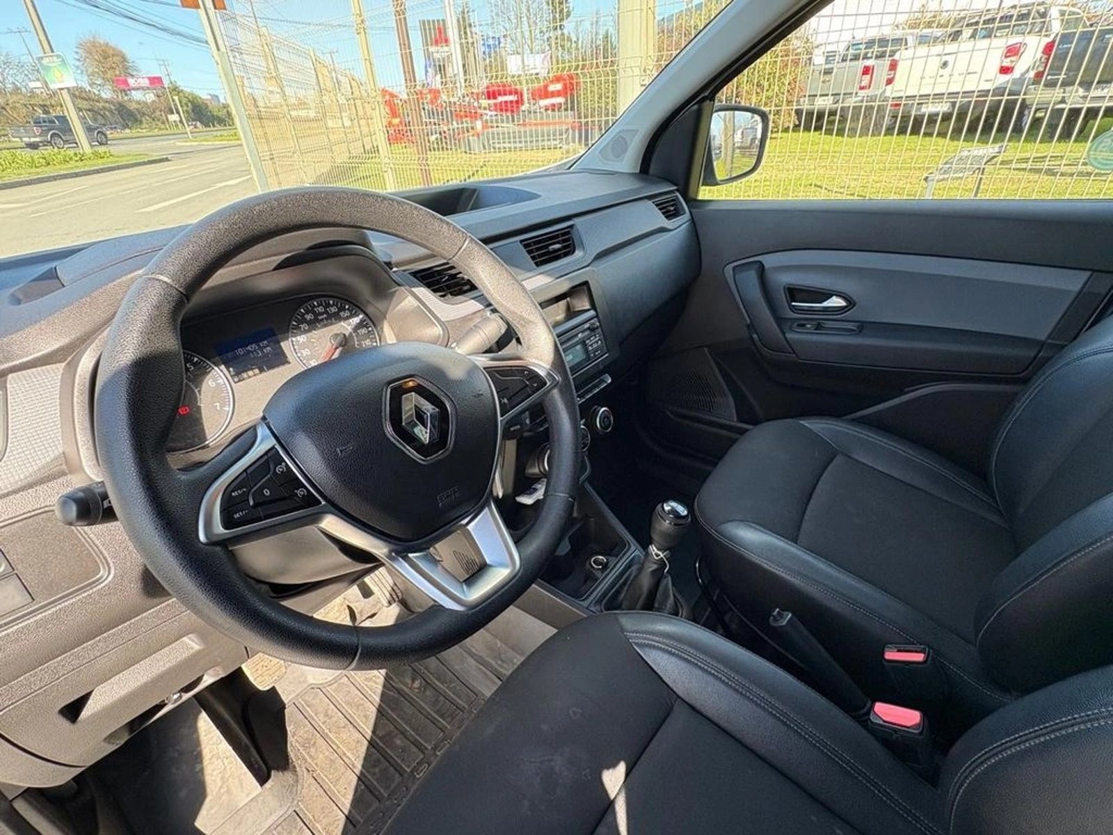 RENAULT EXPRESS 1.5 ZEN MT DIESEL 2023 - Imagen 9 de 12