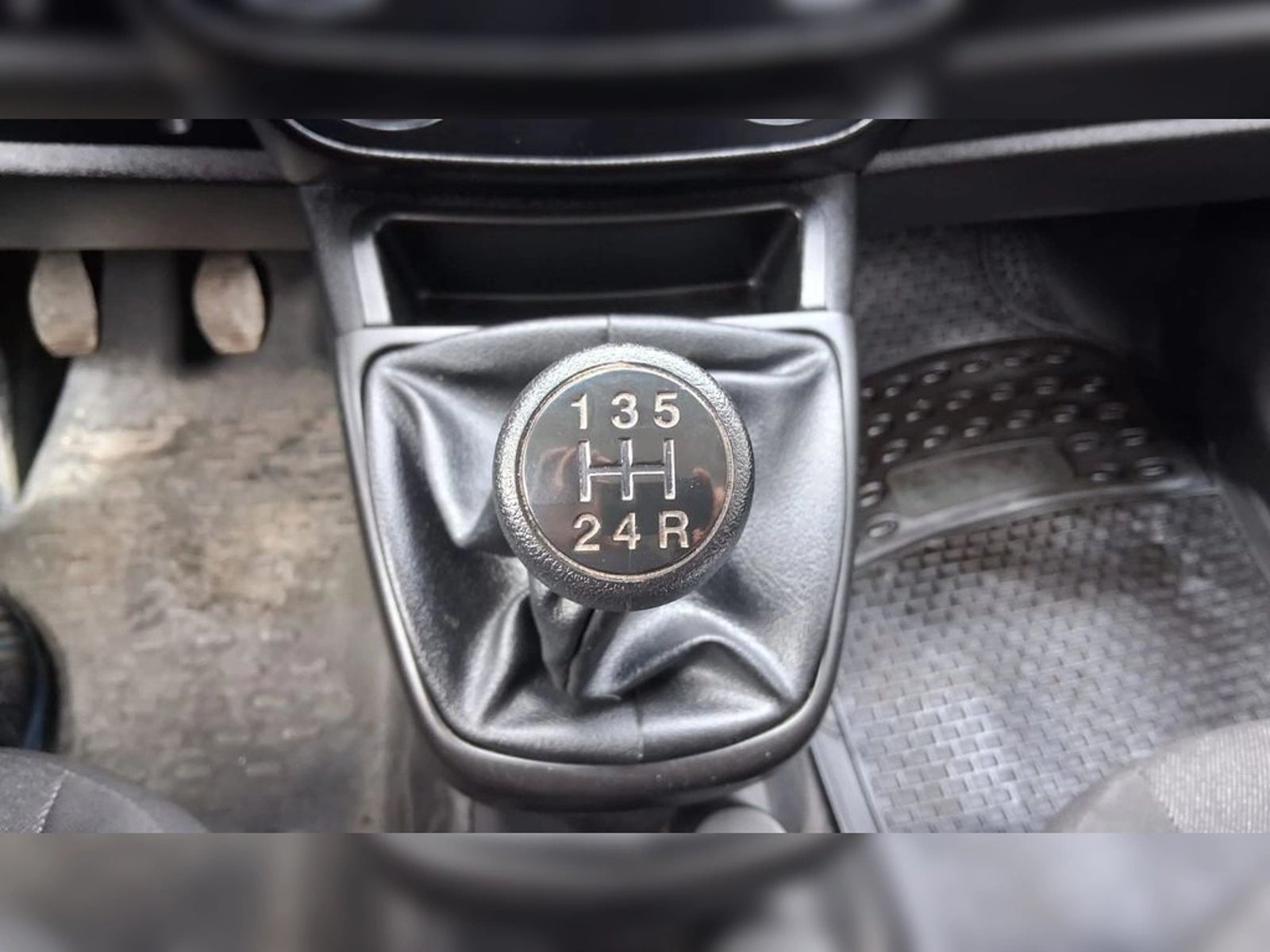 RAM V700 City DIESEL 1.2 MT 2022 - Imagen 13 de 16