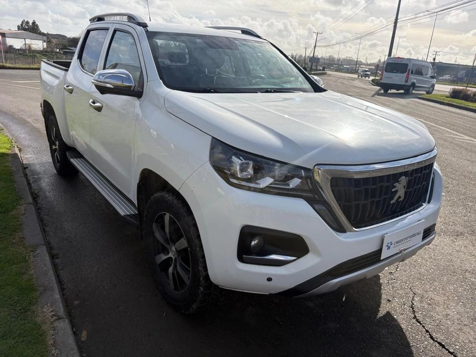 PEUGEOT LANDTREK 1.9 4X4 MT 2023 - Foto 3 de 12