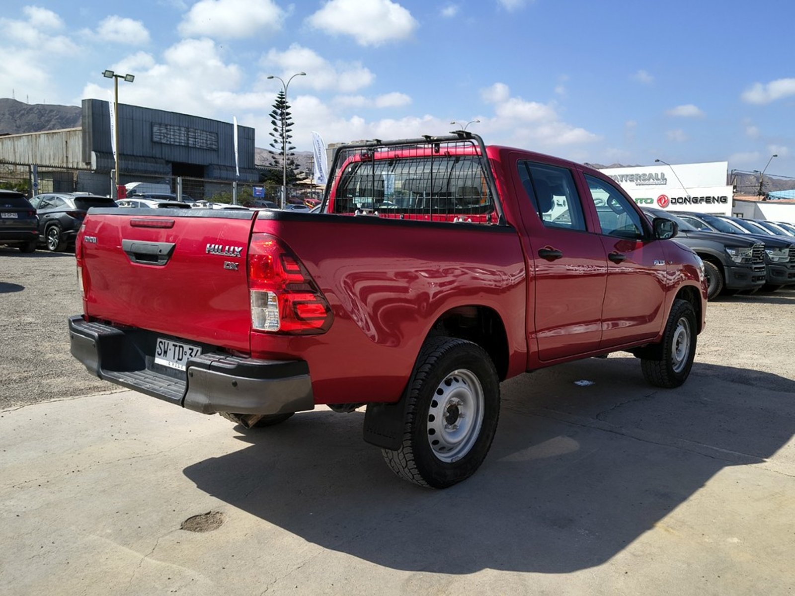 TOYOTA HILUX 2.4 DX 4X2 DIESEL MT 2023 - Imagen 7 de 18