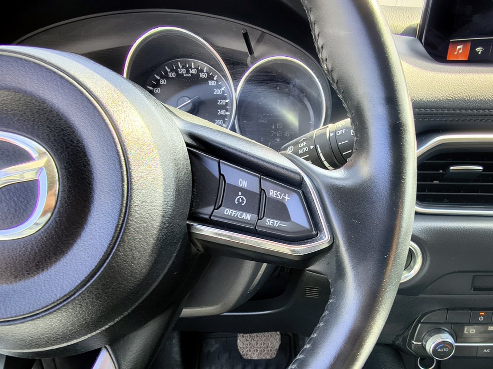 MAZDA CX-5 2.0 Gasolina 4x4 T/A 2024 - Imagen 12 de 18