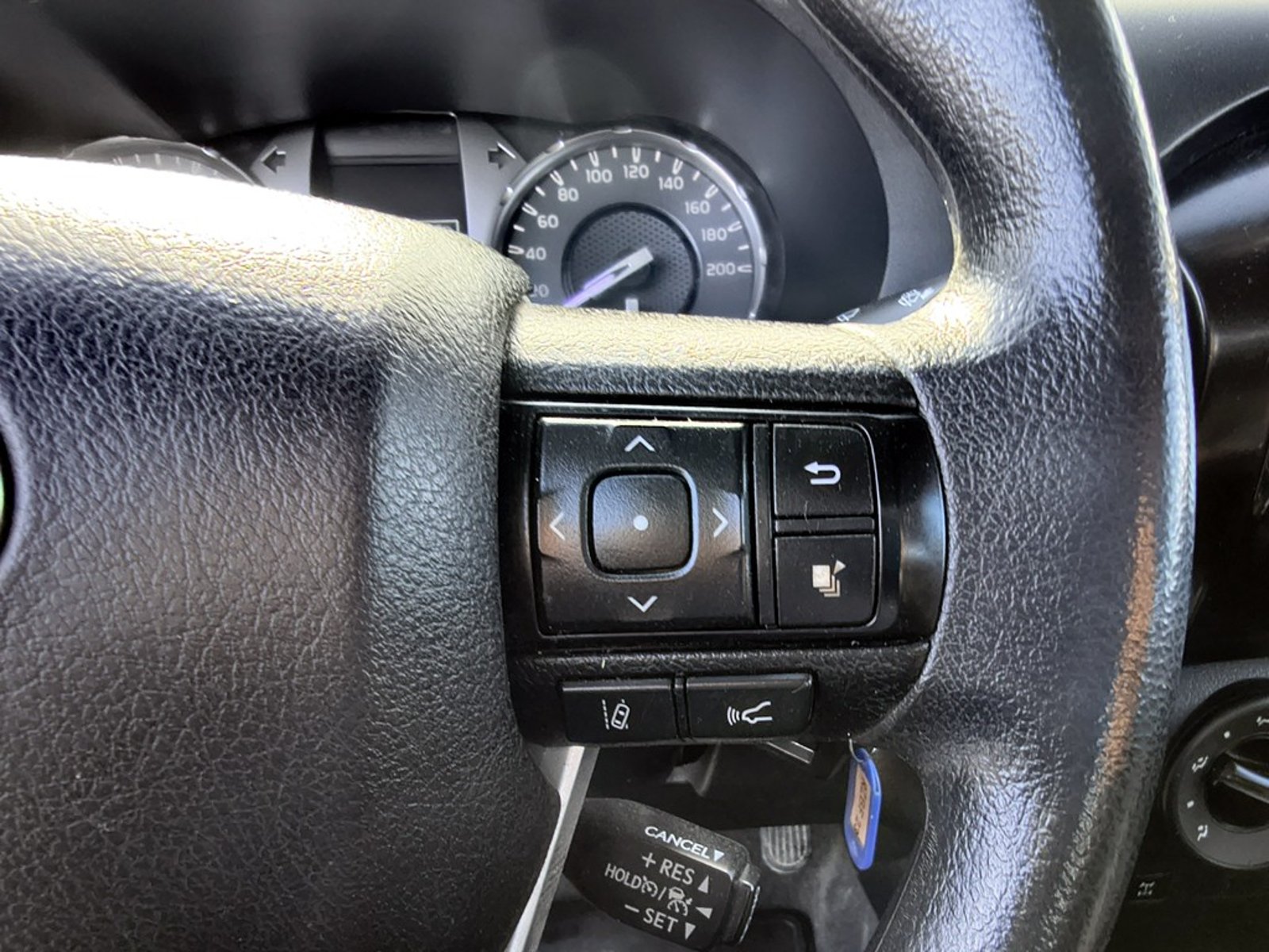 TOYOTA HILUX TSS 2.4 Diesel 4X2 T/M 2022 - Imagen 11 de 19