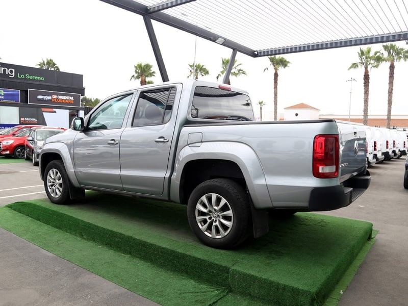 Volkswagen AMAROK 2.0 4X2 TRENDLINE MT 2023 - Imagen 8 de 20
