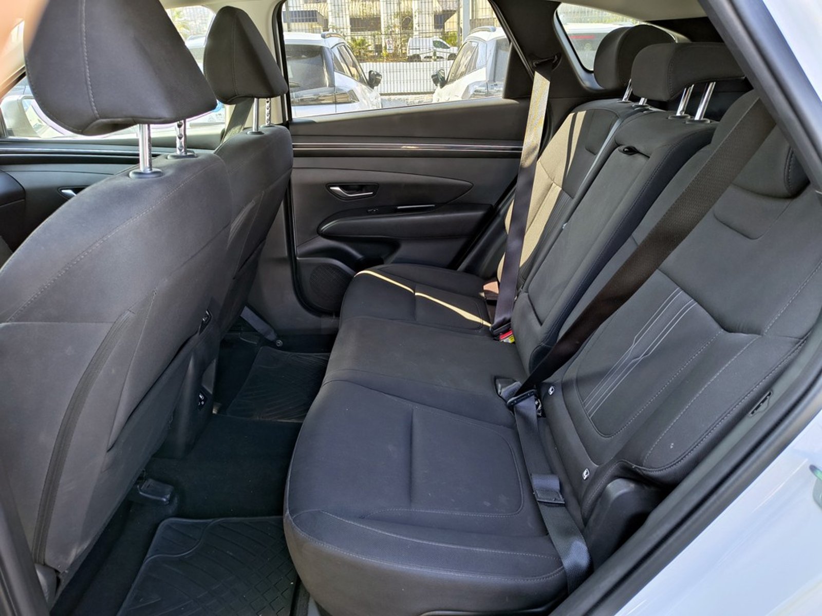 HYUNDAI TUCSON 2.0 Gasolina 4x4 T/A 2024 - Imagen 16 de 20