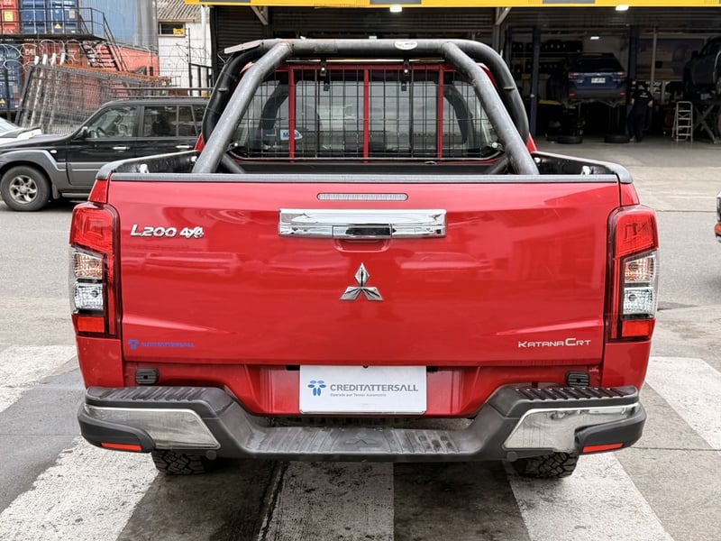 Mitsubishi L200 KATANA CRT 2023 - Imagen 7 de 20