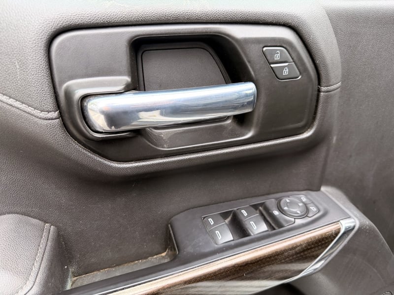 Chevrolet SILVERADO LTZ AT 4X4 2022 - Imagen 10 de 20