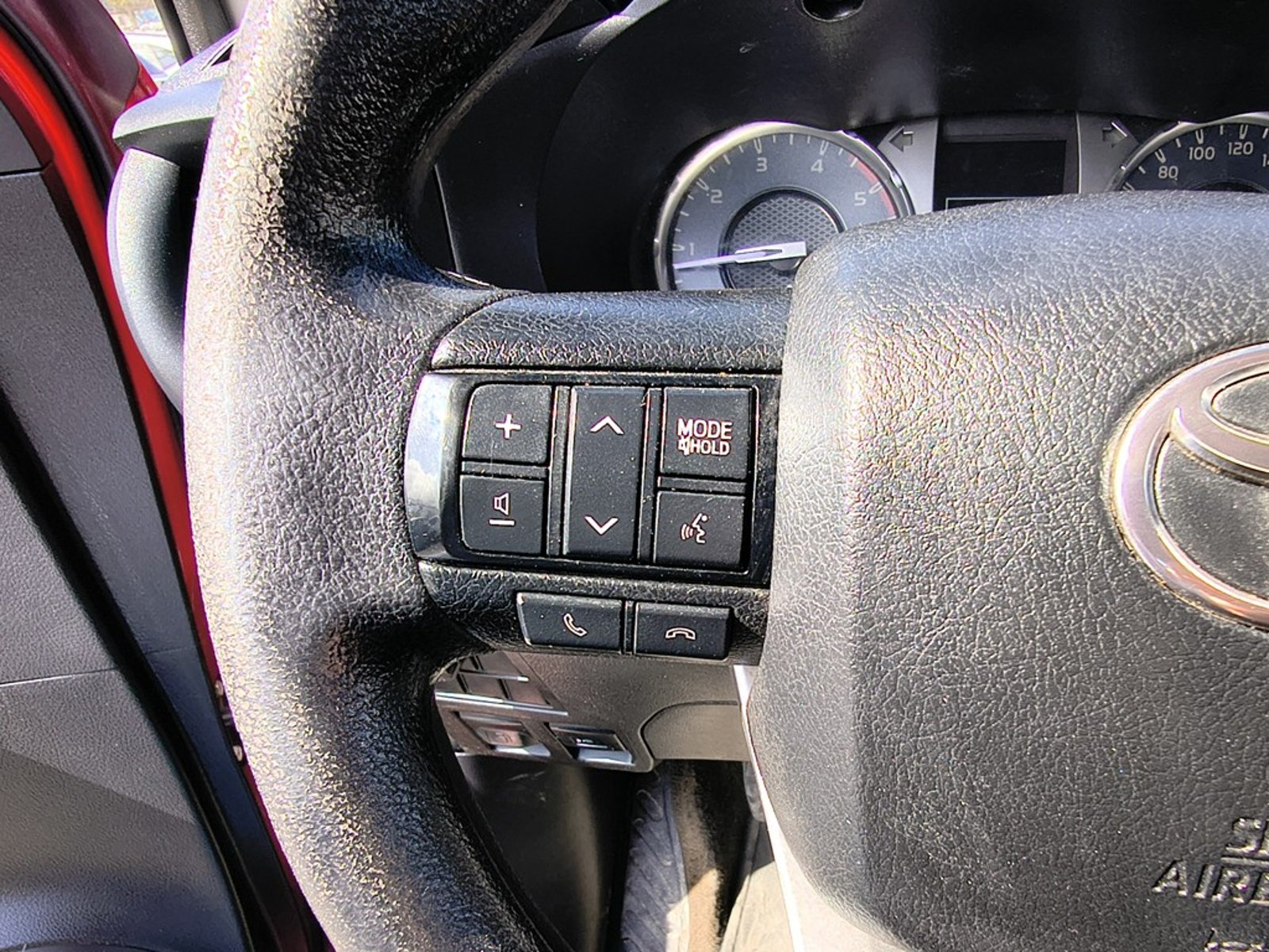 TOYOTA HILUX 2.4 DX 4X2 DIESEL MT 2023 - Imagen 11 de 18