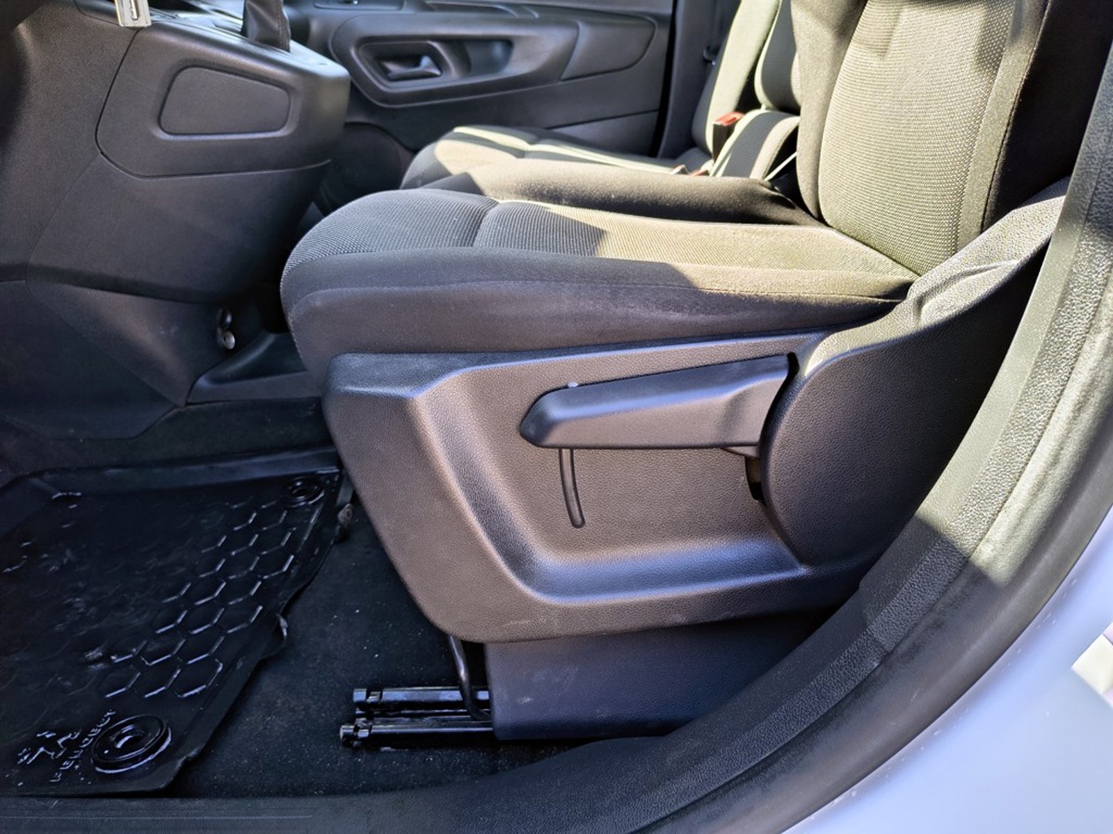Peugeot PARTNER L1 BLUE HDI 2024 - Imagen 7 de 14