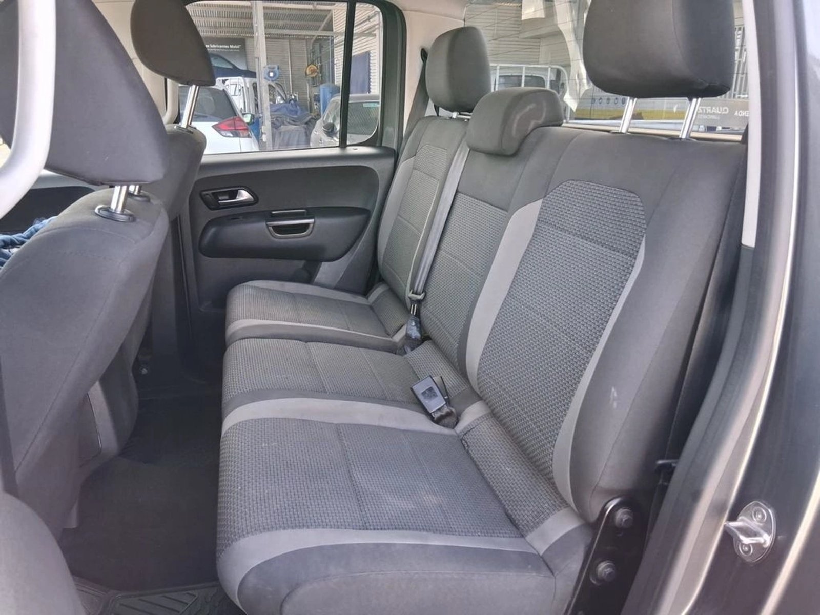 VOLKSWAGEN AMAROK 2.0 COMFORTLINE TDI DOHC 4X4 2.0 AT 2023 - Imagen 19 de 20