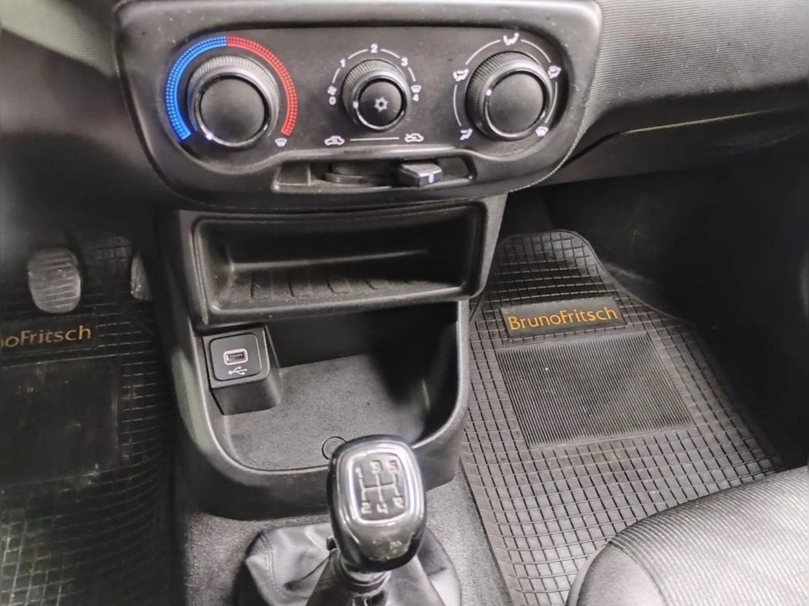 RAM 700 SLT CS 2022 - Imagen 10 de 12