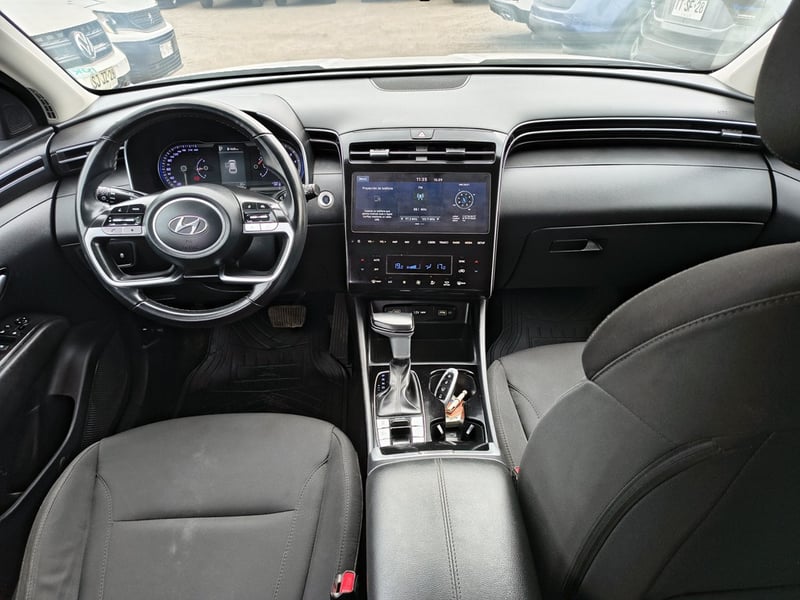 Hyundai TUCSON 2.0 Gasolina 4x4 T/A 2024 - Imagen 15 de 20