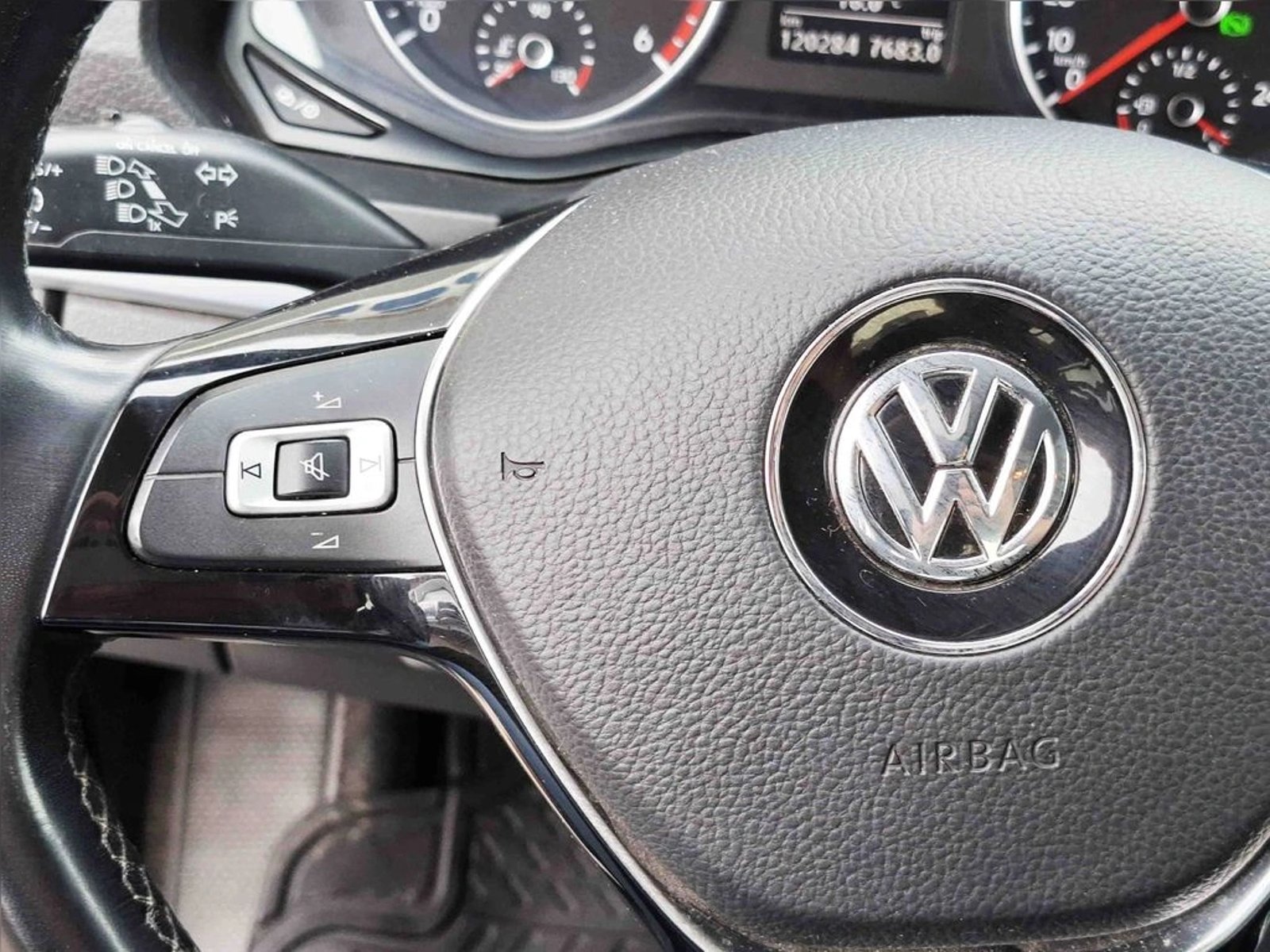 Volkswagen AMAROK 2.0 2023 - Imagen 17 de 20