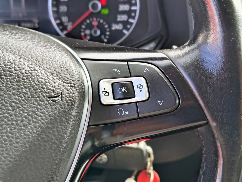 Volkswagen AMAROK 2.0 Diesel 4x4 T/A 2023 - Imagen 14 de 20